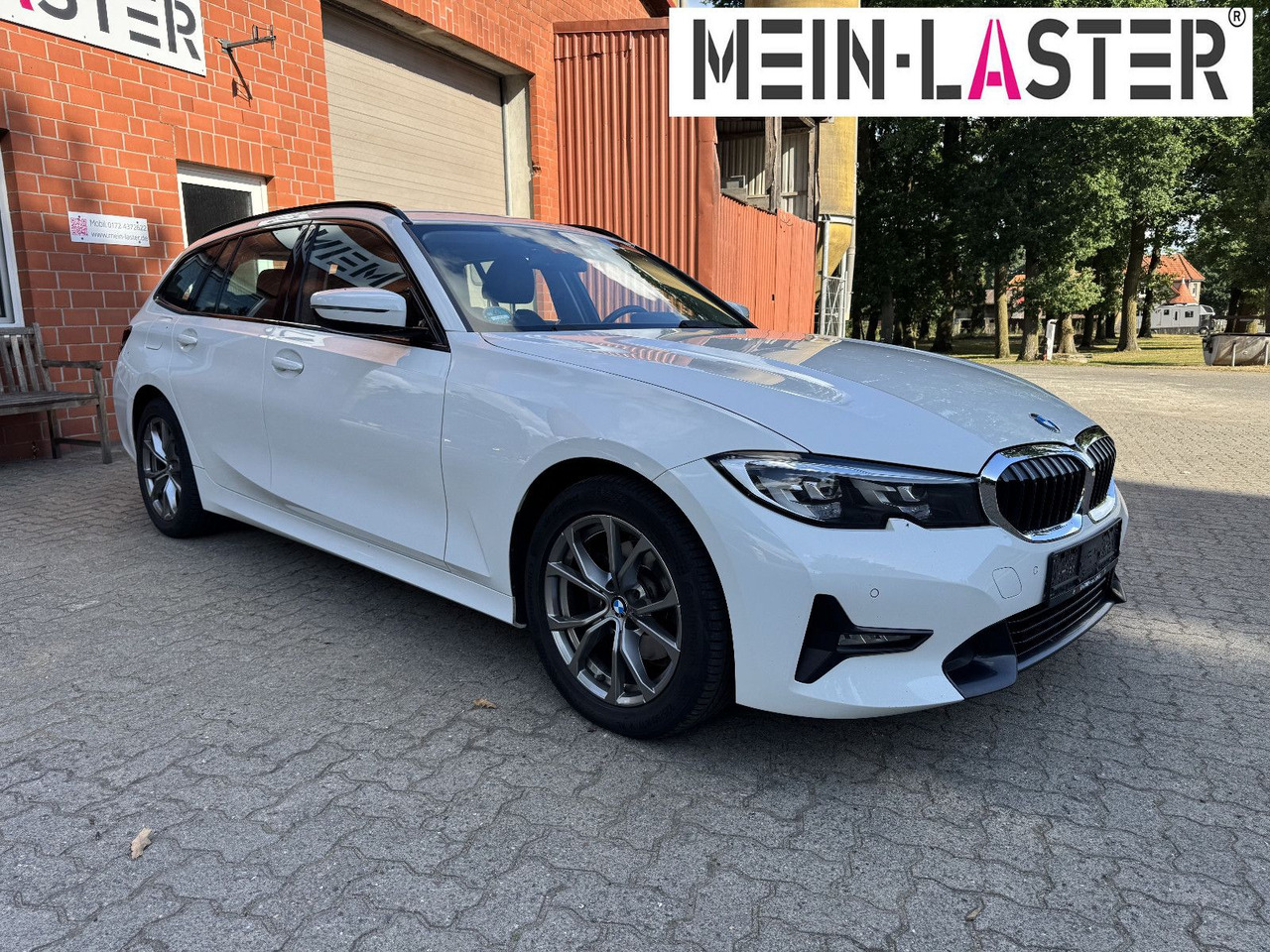 BMW 320 d xDrive touring Sport Line shadow AHK - Комби: снимка 2 BMW 320 d xDrive touring Sport Line shadow AHK - Комби: снимка 2