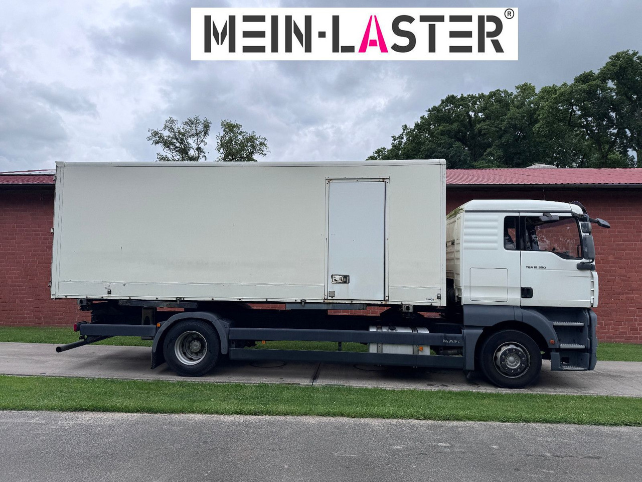 MAN TGA 18.350 BDF 5 Sitzer Klima nur 209.380 km - Камион фургон: снимка 3 MAN TGA 18.350 BDF 5 Sitzer Klima nur 209.380 km - Камион фургон: снимка 3