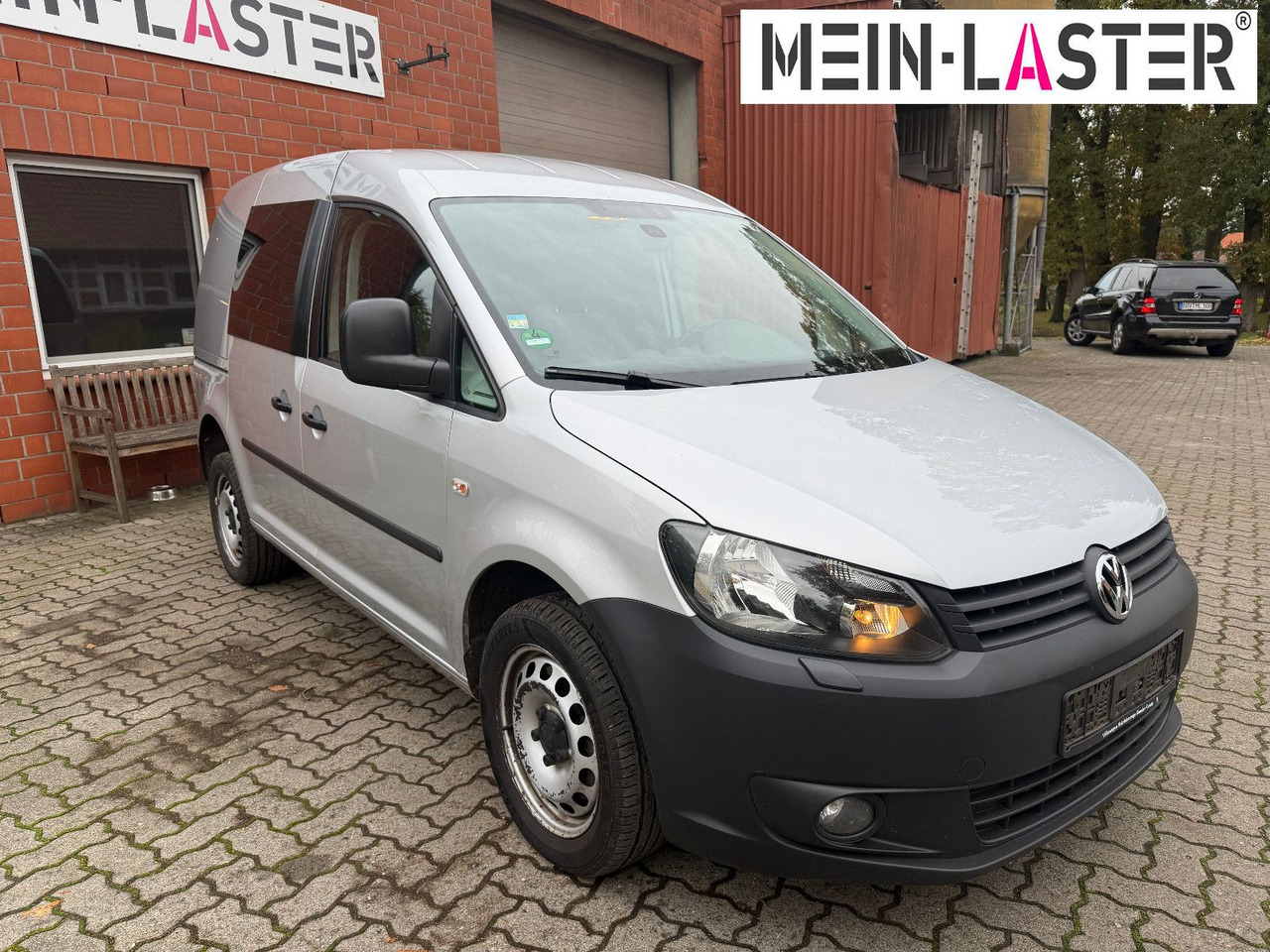 Volkswagen Caddy 2.0 TDI Soccer 4Motion Automatik 1. Hand - Комби: снимка 2 Volkswagen Caddy 2.0 TDI Soccer 4Motion Automatik 1. Hand - Комби: снимка 2