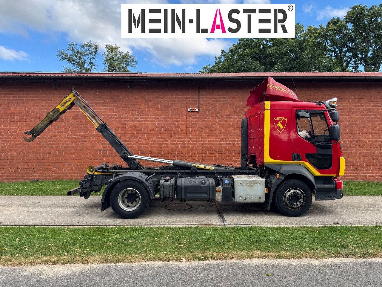 Volvo FL 250 Palfinger T10Duo City + StandardContainer - Мултилифт с кука камион: снимка 2 Volvo FL 250 Palfinger T10Duo City + StandardContainer - Мултилифт с кука камион: снимка 2