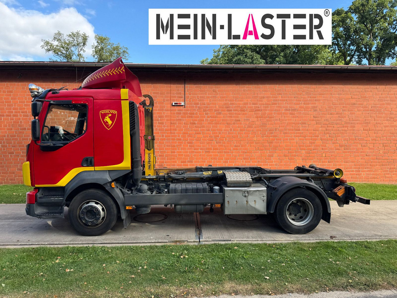 Volvo FL 250 Palfinger T10Duo City + StandardContainer - Мултилифт с кука камион: снимка 4 Volvo FL 250 Palfinger T10Duo City + StandardContainer - Мултилифт с кука камион: снимка 4