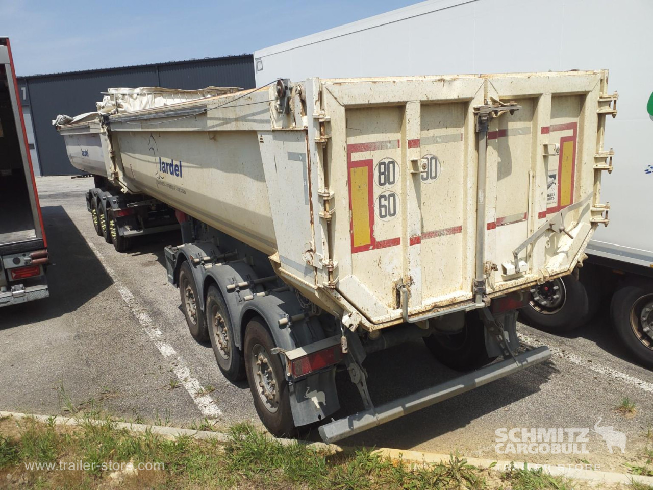 SCHMITZ Tipper Steel half pipe body 26m³ - Самосвал полуремарке: снимка 4 SCHMITZ Tipper Steel half pipe body 26m³ - Самосвал полуремарке: снимка 4