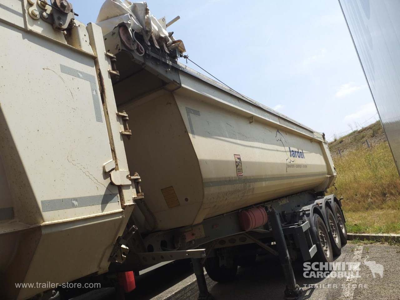 SCHMITZ Tipper Steel half pipe body 26m³ - Самосвал полуремарке: снимка 2 SCHMITZ Tipper Steel half pipe body 26m³ - Самосвал полуремарке: снимка 2