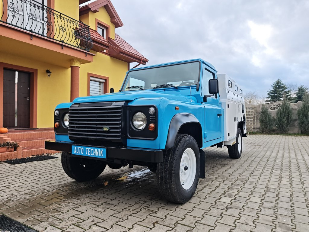 Land Rover Defender VAACUM truck canalisation cleaner - Каналопочистваща машина: снимка 2 Land Rover Defender VAACUM truck canalisation cleaner - Каналопочистваща машина: снимка 2