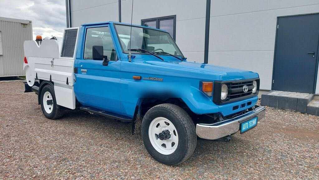 Toyota Land Cruiser COMBI HYDRO CLEANER 4x4 - Каналопочистваща машина: снимка 2 Toyota Land Cruiser COMBI HYDRO CLEANER 4x4 - Каналопочистваща машина: снимка 2