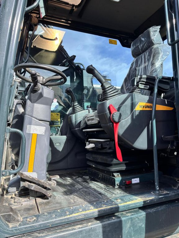 Hyundai HW170ACR Hyundai HW170ACR - Колесен багер: снимка 5 Hyundai HW170ACR Hyundai HW170ACR - Колесен багер: снимка 5