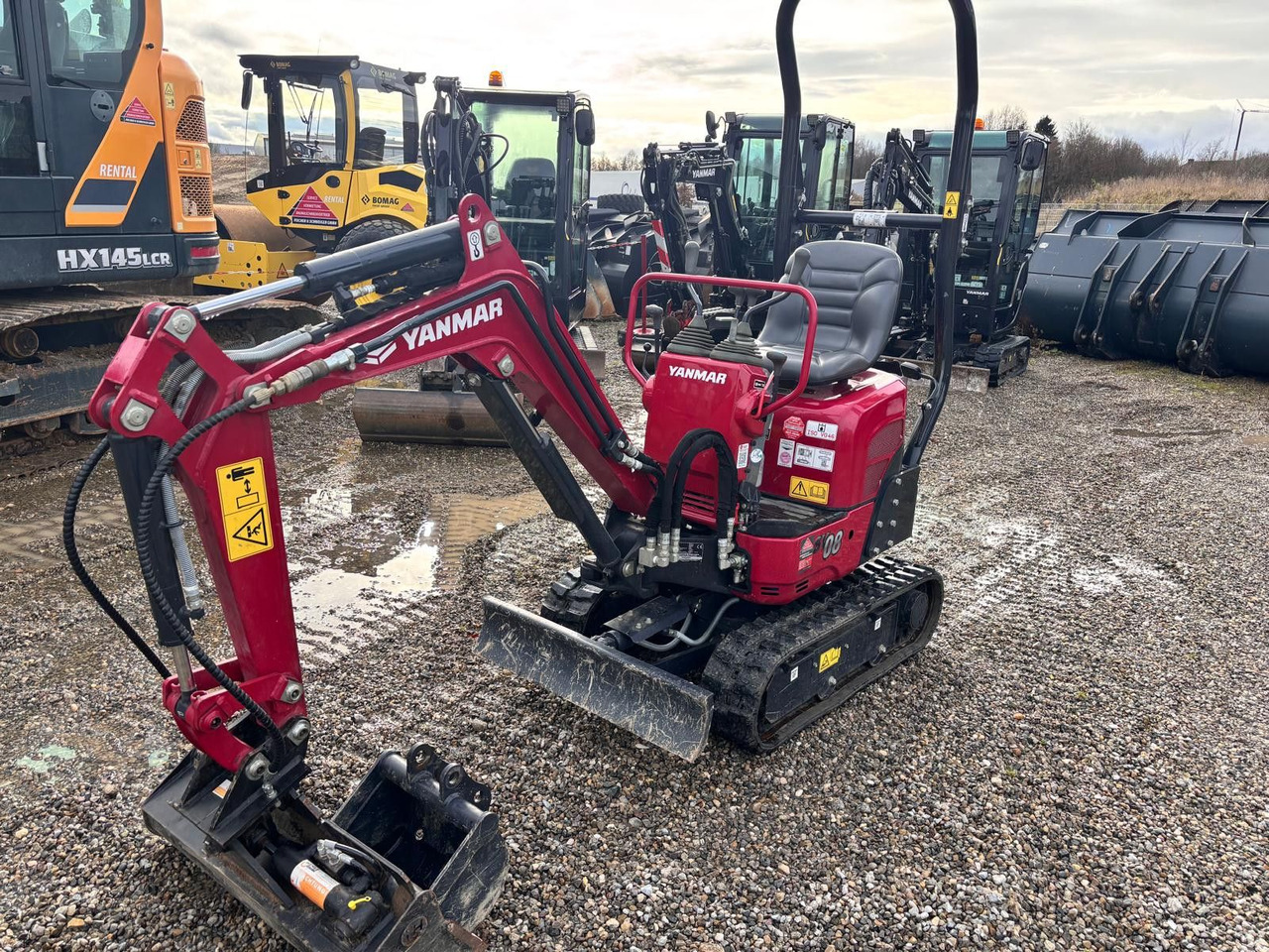 Yanmar SV08 - Мини багер: снимка 4 Yanmar SV08 - Мини багер: снимка 4