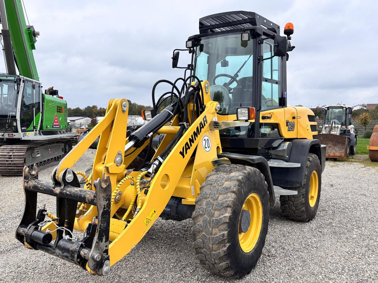 Yanmar V 120 - Колесен товарач: снимка 1 Yanmar V 120 - Колесен товарач: снимка 1