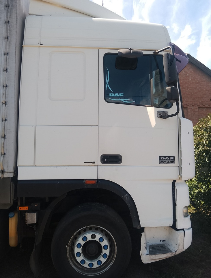 Камион с брезент DAF XF95.430: снимка 8