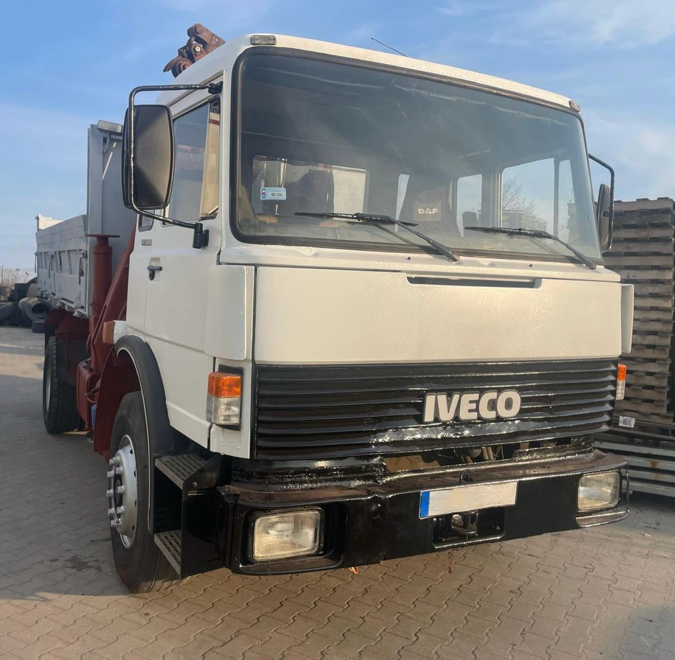 IVECO Unic - Самосвал камион, Камион с кран: снимка 1 IVECO Unic - Самосвал камион, Камион с кран: снимка 1