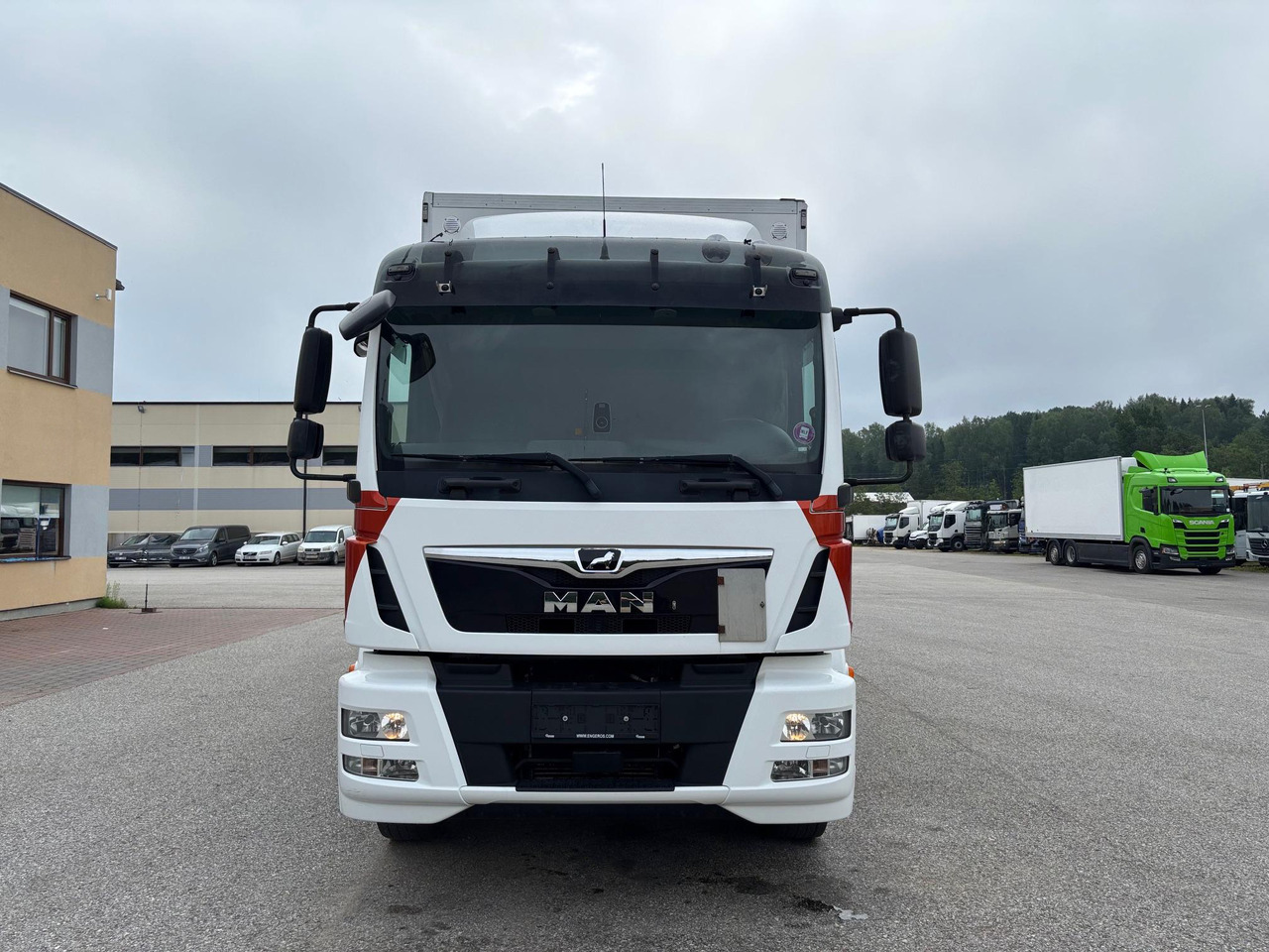 MAN TGM 18.290 - Камион фургон: снимка 2 MAN TGM 18.290 - Камион фургон: снимка 2