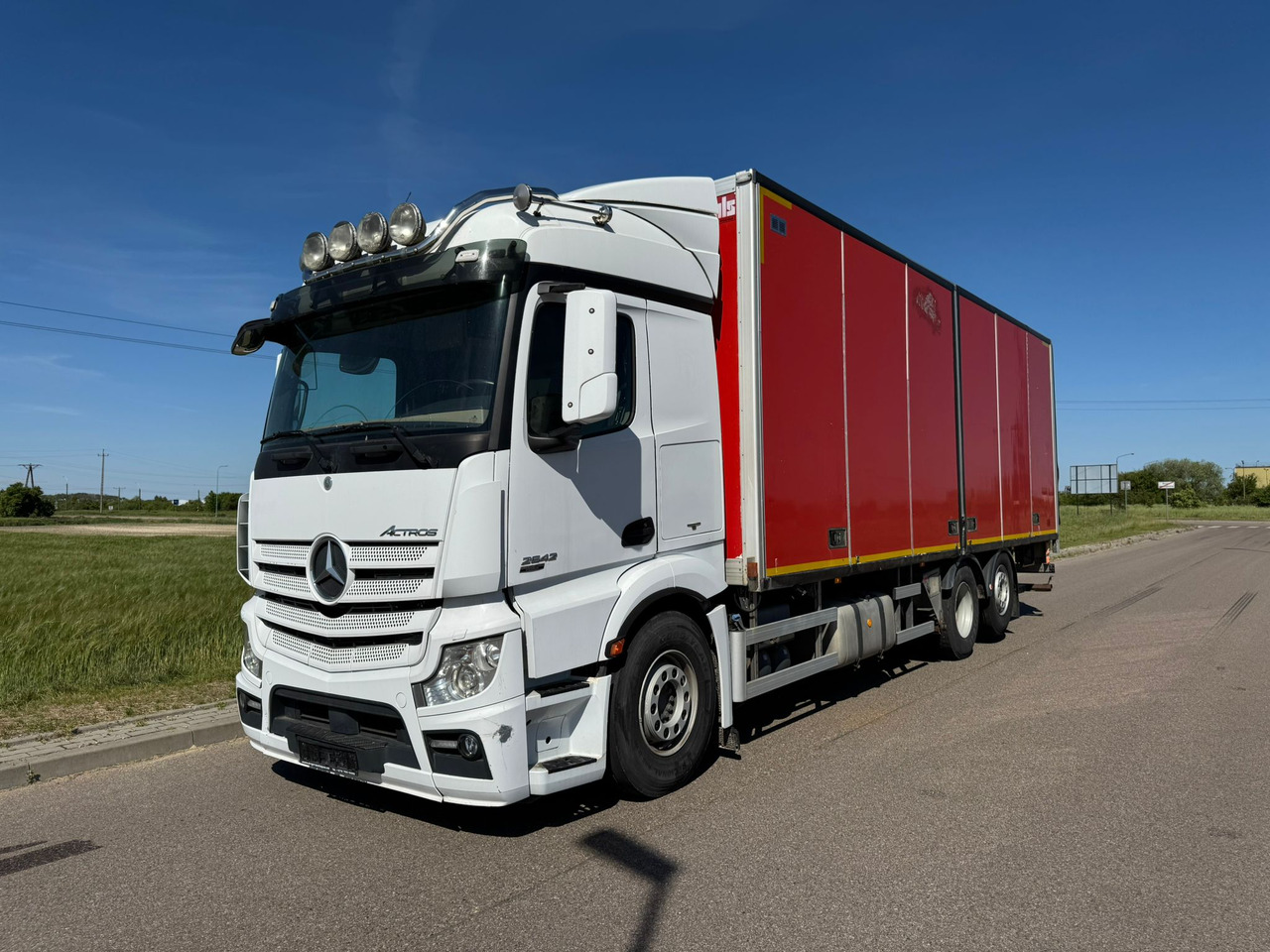MERCEDES-BENZ ACTROS 2542 - Камион фургон: снимка 2 MERCEDES-BENZ ACTROS 2542 - Камион фургон: снимка 2