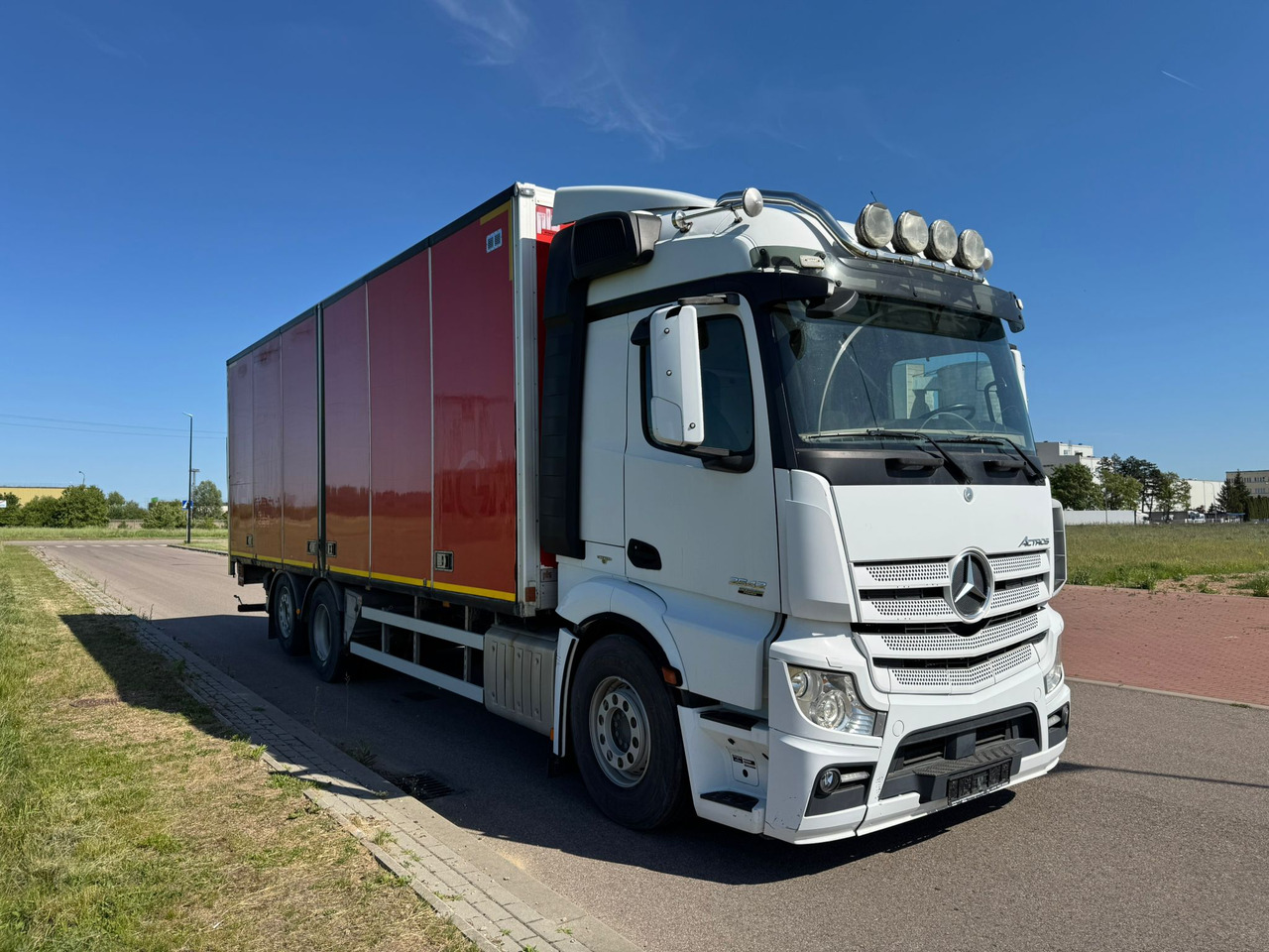 MERCEDES-BENZ ACTROS 2542 - Камион фургон: снимка 1 MERCEDES-BENZ ACTROS 2542 - Камион фургон: снимка 1