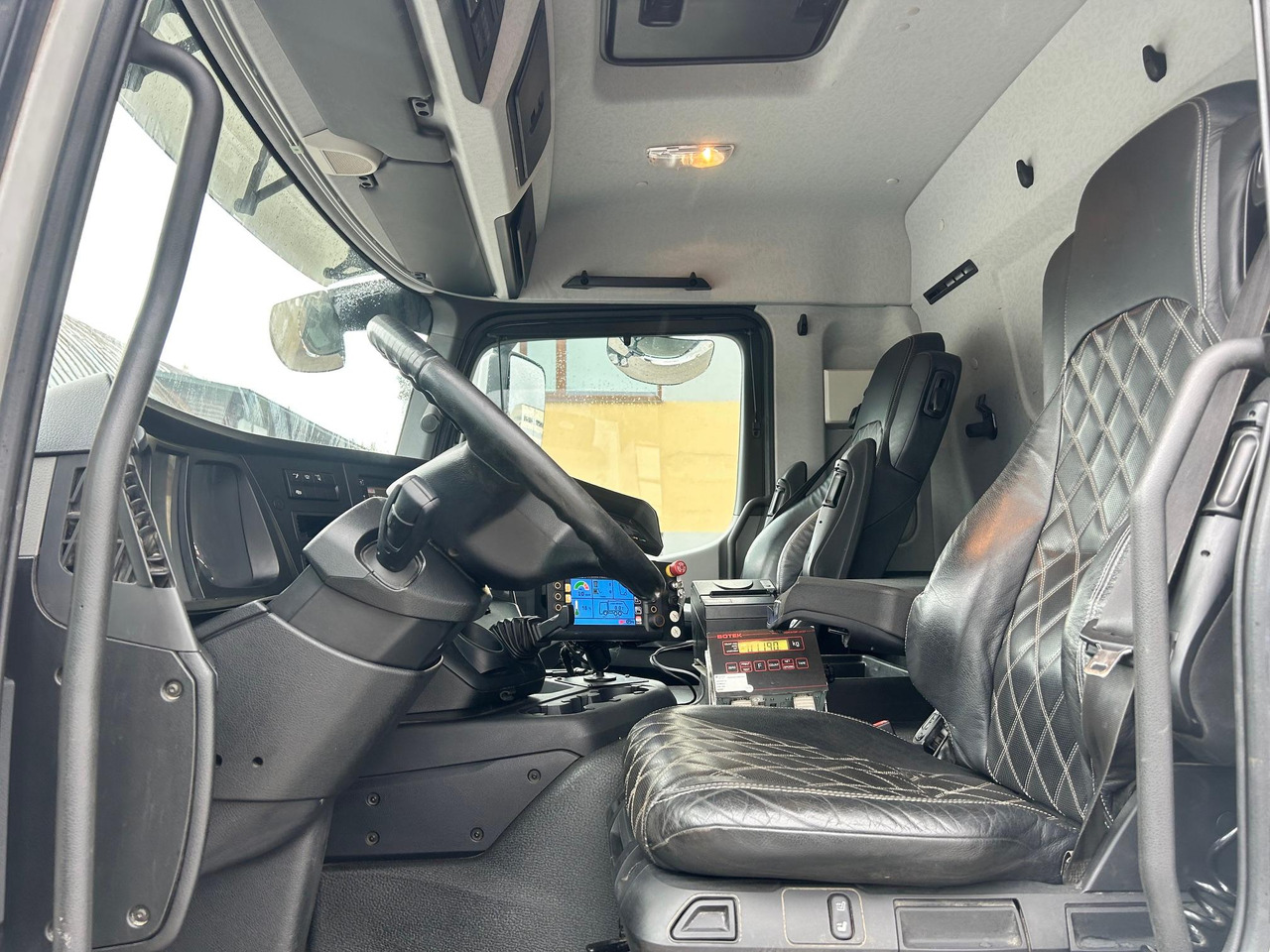 Боклукчийска кола MERCEDES-BENZ ANTOS 2546: снимка 17
