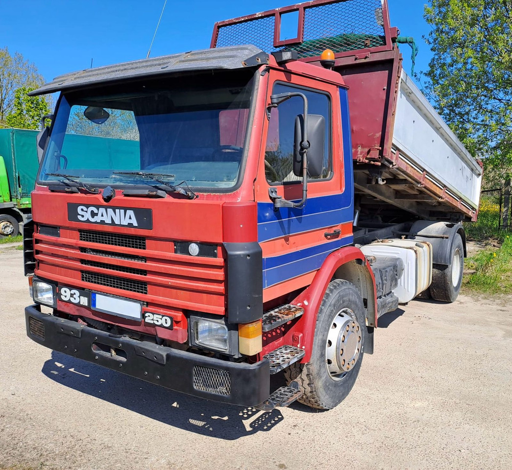SCANIA 93 - Самосвал камион: снимка 2 SCANIA 93 - Самосвал камион: снимка 2