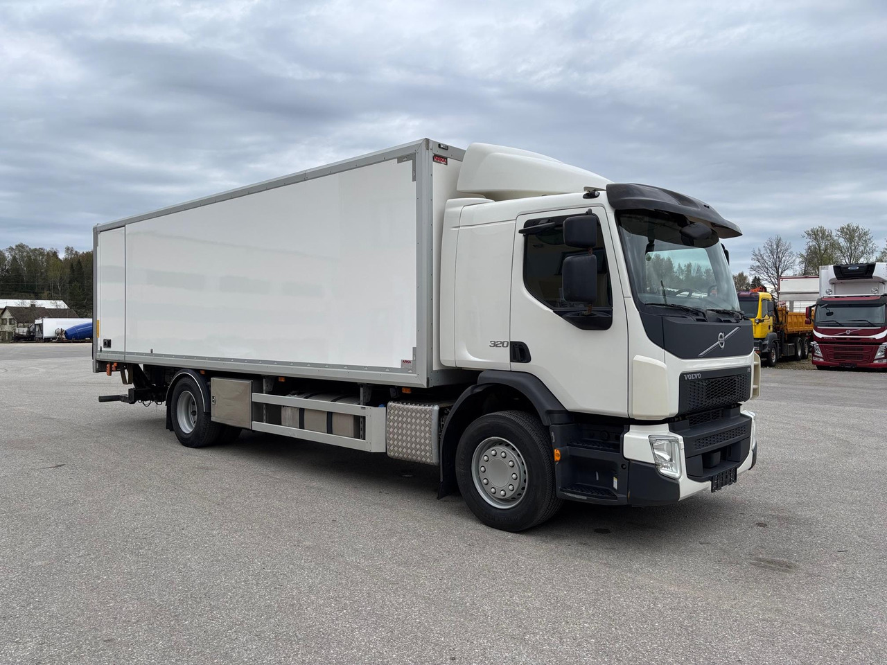VOLVO FE320 - Камион фургон: снимка 1 VOLVO FE320 - Камион фургон: снимка 1