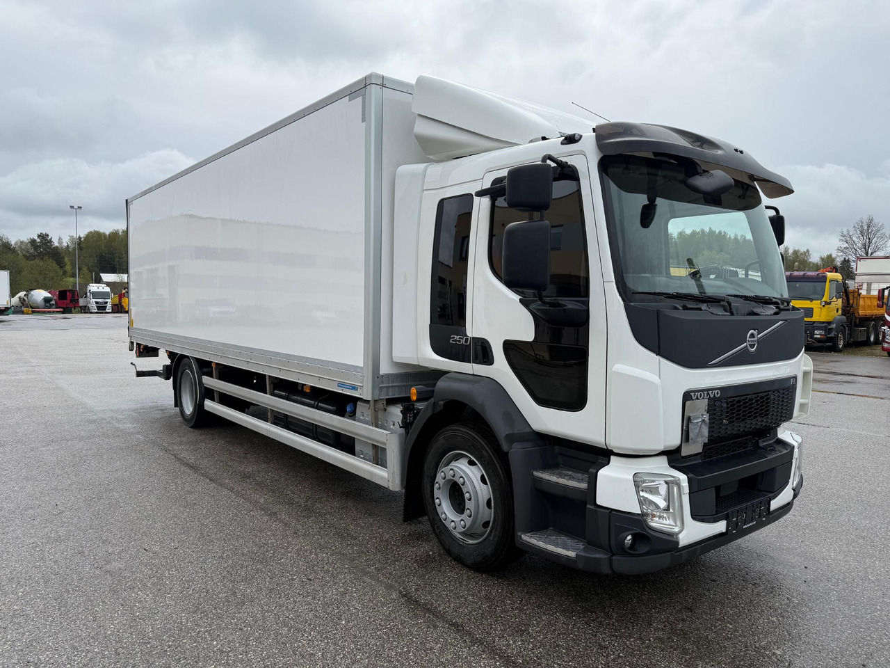 VOLVO FL250 - Камион фургон: снимка 1 VOLVO FL250 - Камион фургон: снимка 1