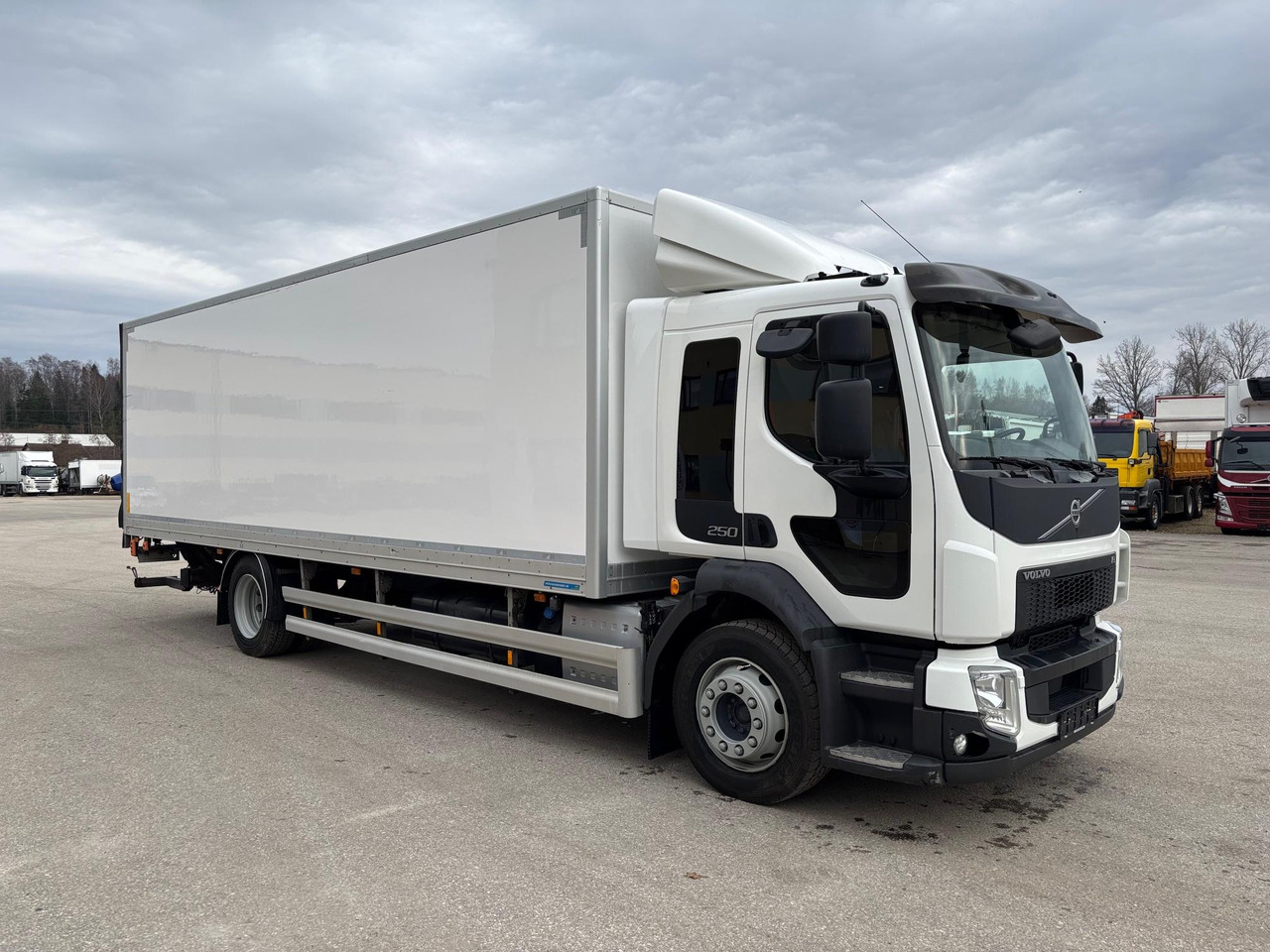VOLVO FL250 - Камион фургон: снимка 1 VOLVO FL250 - Камион фургон: снимка 1