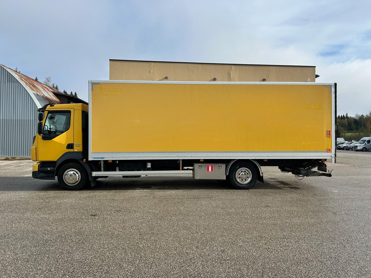 VOLVO FL250 - Камион фургон: снимка 2 VOLVO FL250 - Камион фургон: снимка 2