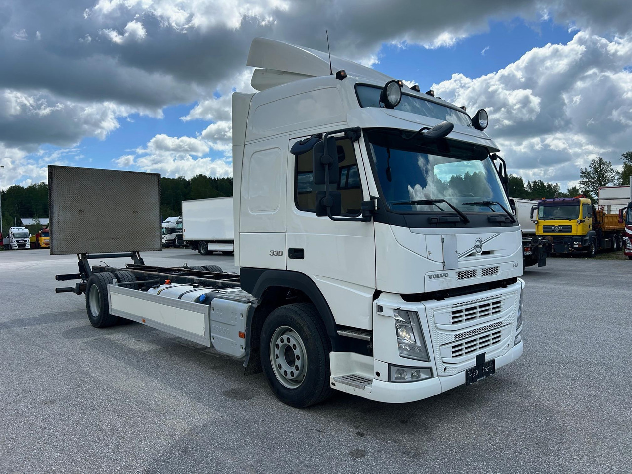 VOLVO FM330 - Шаси кабина: снимка 1 VOLVO FM330 - Шаси кабина: снимка 1