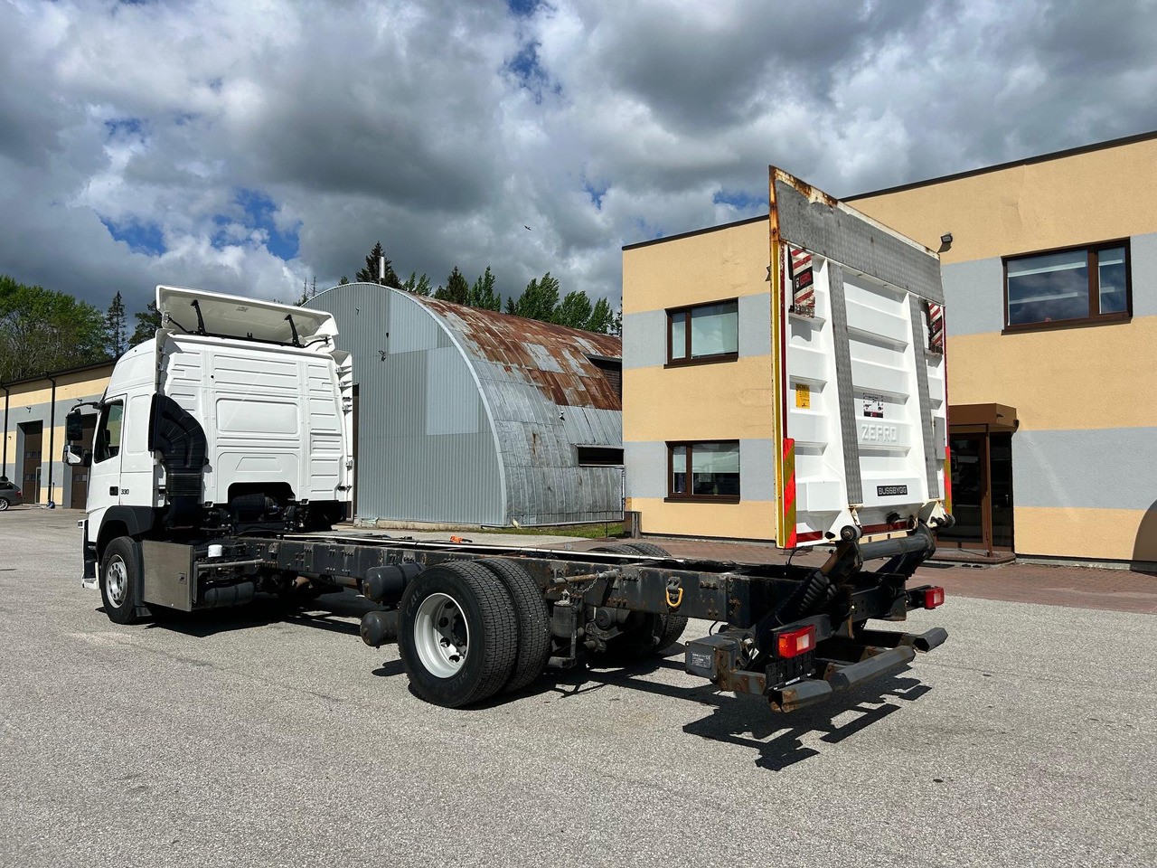VOLVO FM330 - Шаси кабина: снимка 5 VOLVO FM330 - Шаси кабина: снимка 5