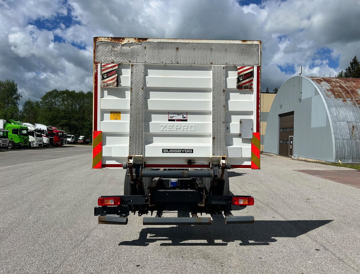 VOLVO FM330 - Шаси кабина: снимка 4 VOLVO FM330 - Шаси кабина: снимка 4
