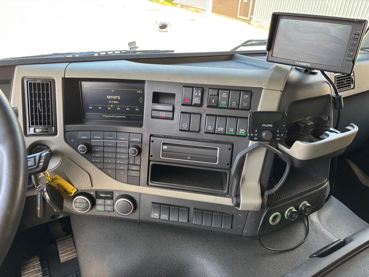 Рефрижератор камион VOLVO FM460: снимка 19