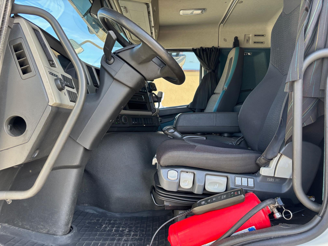 Рефрижератор камион VOLVO FM460: снимка 8