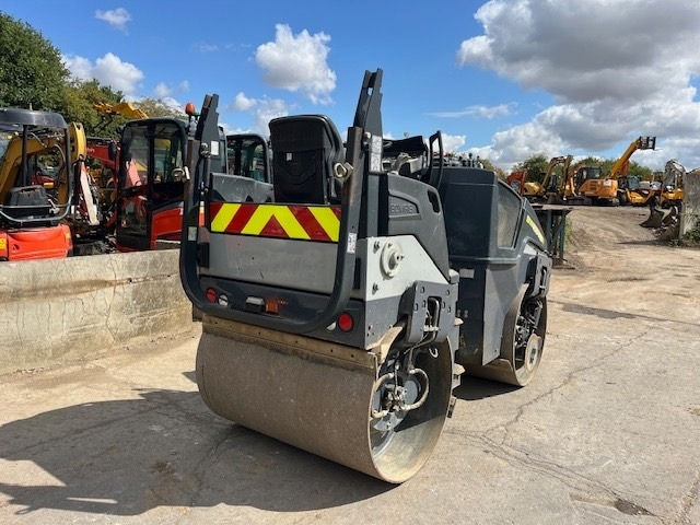 Bomag BW 135 AD-5 - Пътен валяк: снимка 4 Bomag BW 135 AD-5 - Пътен валяк: снимка 4