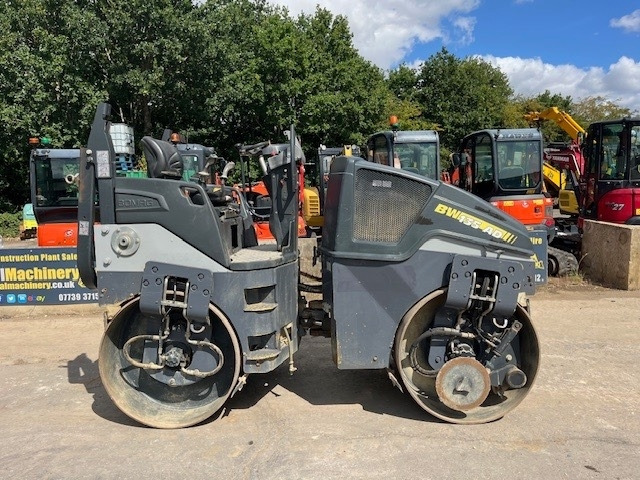 Bomag BW 135 AD-5 - Пътен валяк: снимка 1 Bomag BW 135 AD-5 - Пътен валяк: снимка 1