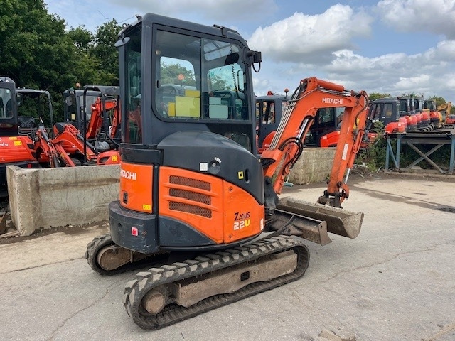 Hitachi ZX 22 U-2 CLR - Мини багер: снимка 3 Hitachi ZX 22 U-2 CLR - Мини багер: снимка 3