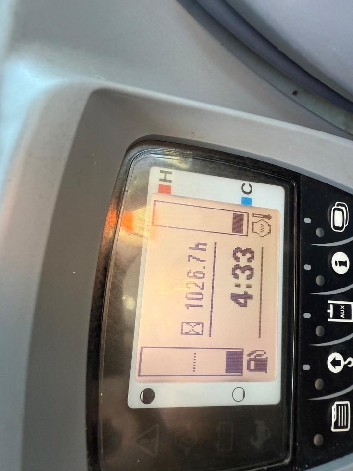 Мини багер Kubota KX080-4: снимка 11 Мини багер Kubota KX080-4: снимка 11