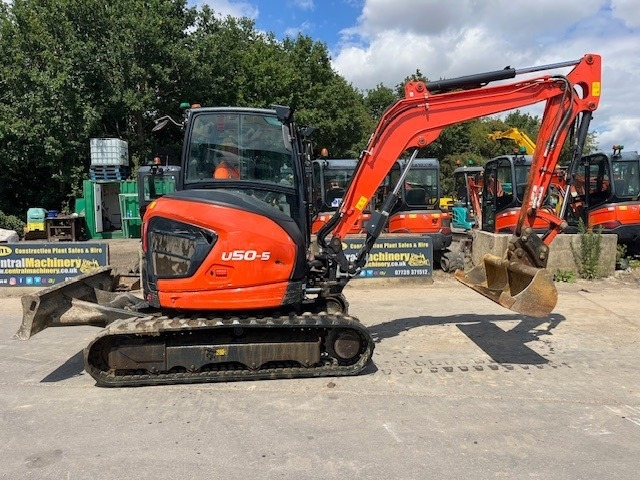 Kubota U 50-5 - Мини багер: снимка 1 Kubota U 50-5 - Мини багер: снимка 1