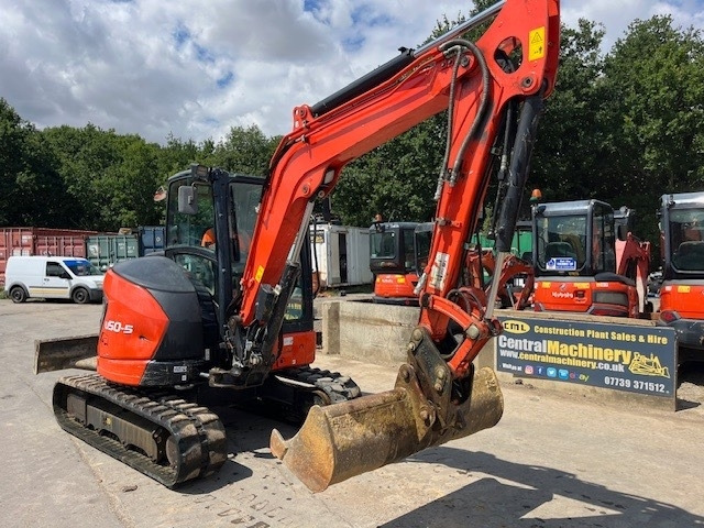 Kubota U 50-5 - Мини багер: снимка 3 Kubota U 50-5 - Мини багер: снимка 3