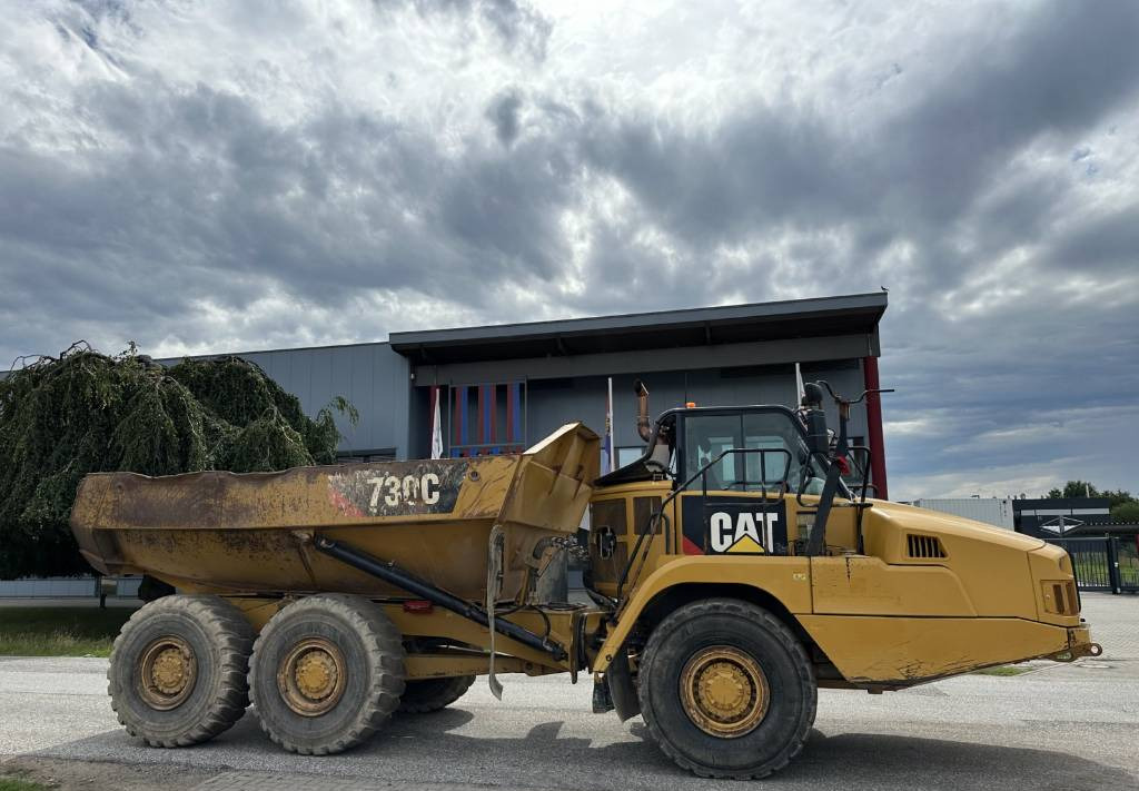 CAT 730 C Auto lubrication + Klima CE + EPA - Съчленен самосвал: снимка 5 CAT 730 C Auto lubrication + Klima CE + EPA - Съчленен самосвал: снимка 5