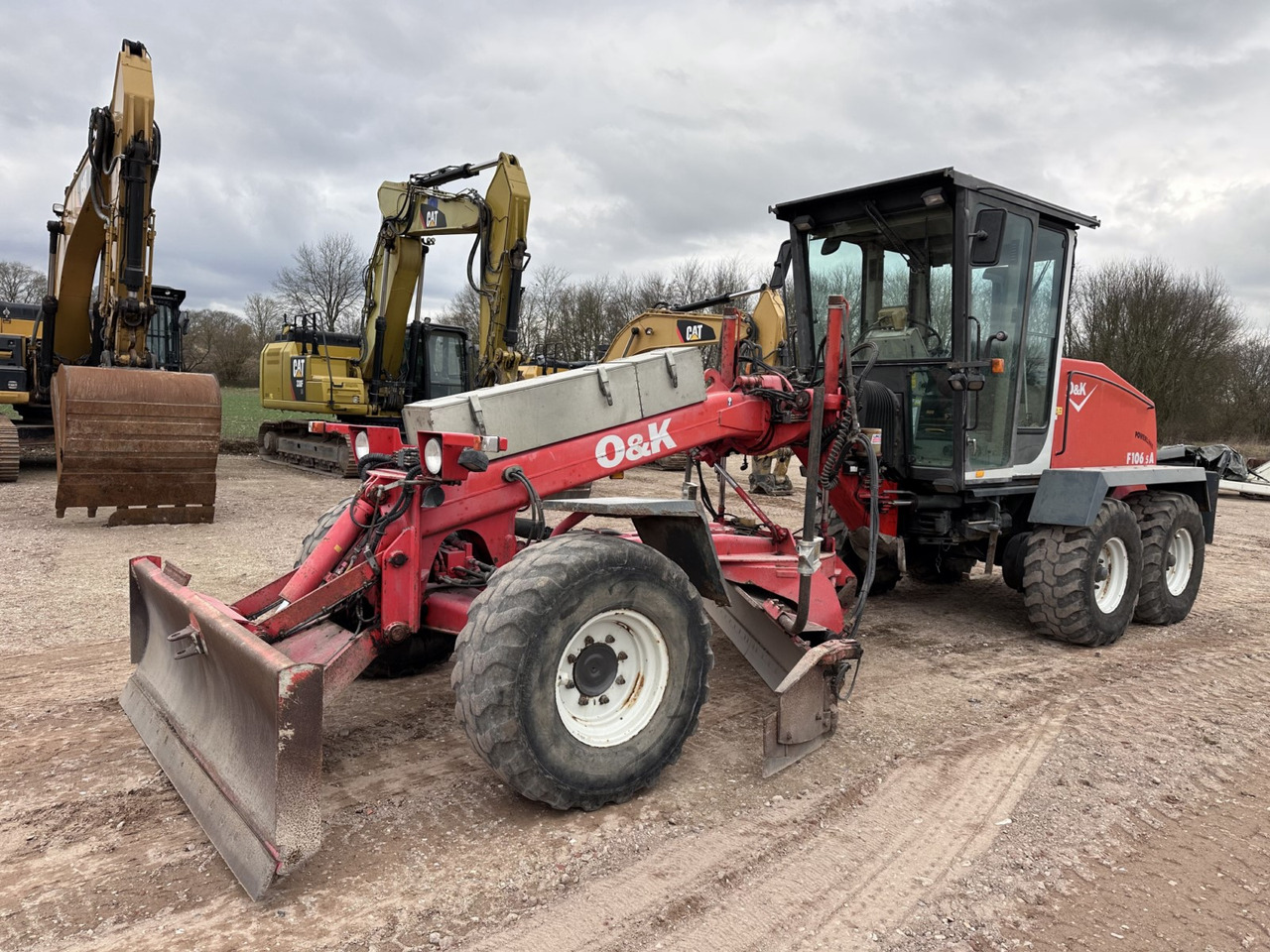 NEW HOLLAND F 106.5 - 6x6 Laser Topcon- Klima Cummins 6 Zyl. - Грейдер: снимка 3 NEW HOLLAND F 106.5 - 6x6 Laser Topcon- Klima Cummins 6 Zyl. - Грейдер: снимка 3