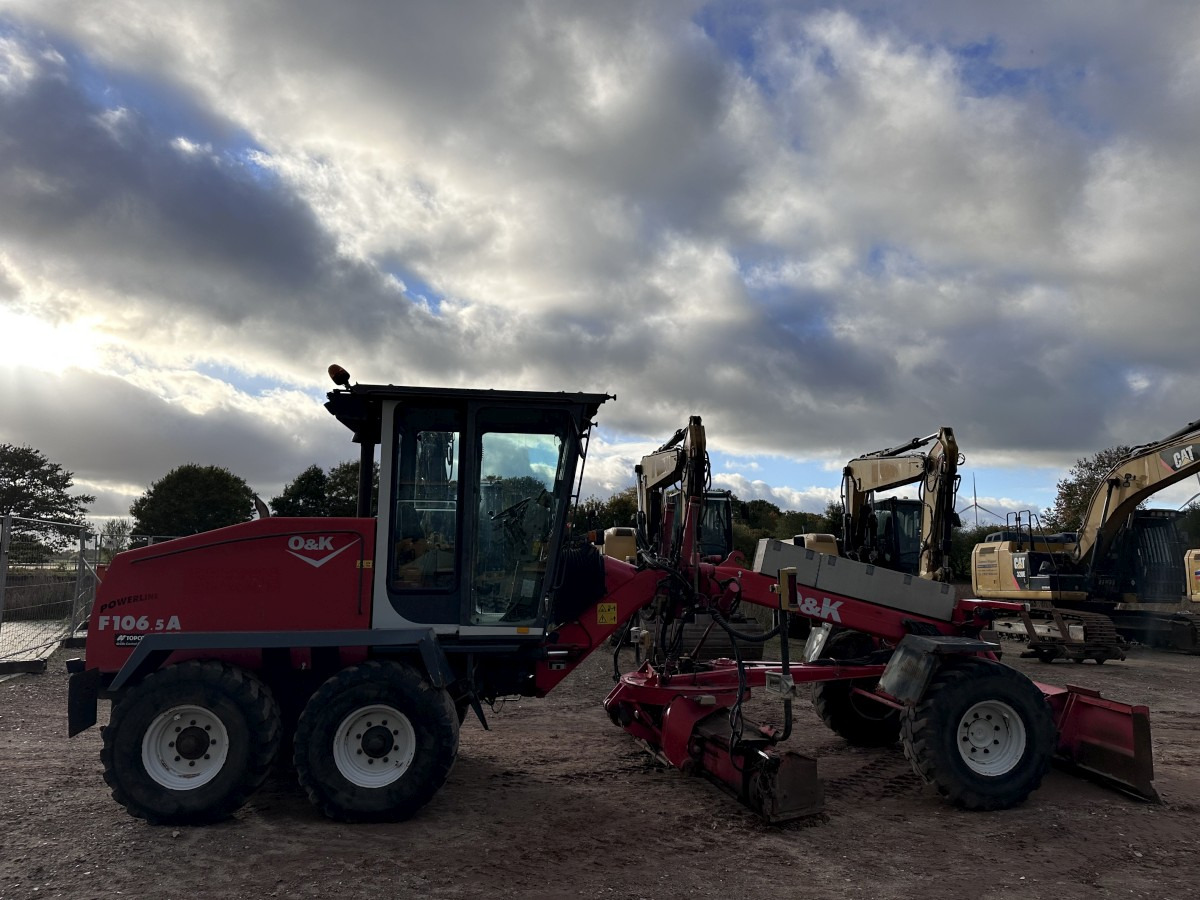 O&K F 106.5 - 6x6 Laser Topcon- Klima Cummins 6 Zyl. - Грейдер: снимка 2 O&K F 106.5 - 6x6 Laser Topcon- Klima Cummins 6 Zyl. - Грейдер: снимка 2