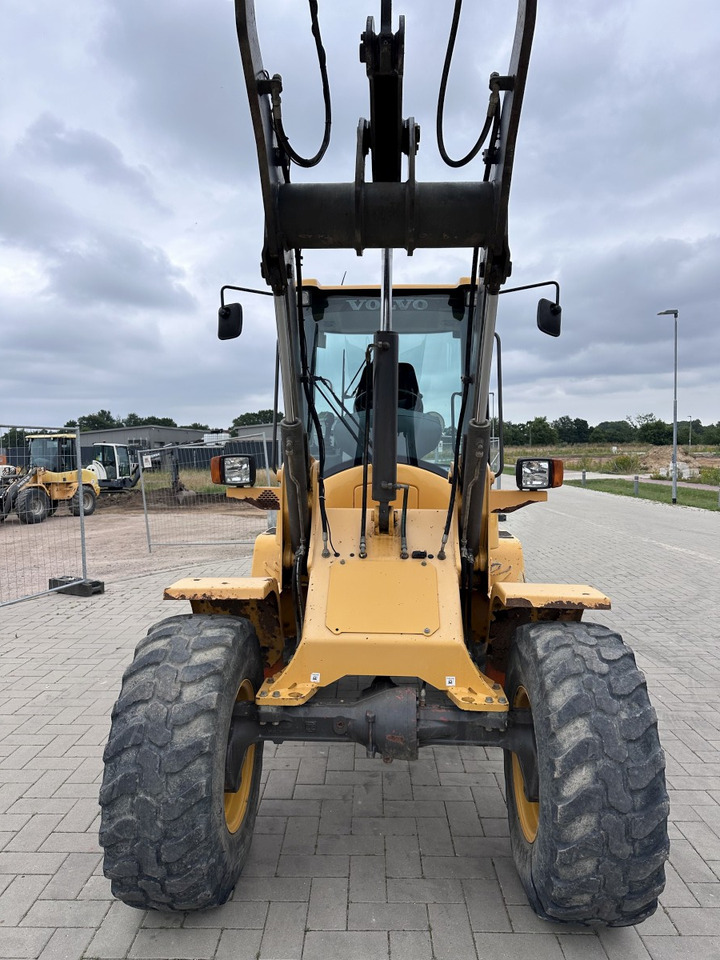 Лизинг на VOLVO L 30 B PRO 3er Kreis Klappschaufel+Palettengabel VOLVO L 30 B PRO 3er Kreis Klappschaufel+Palettengabel: снимка 37 Лизинг на VOLVO L 30 B PRO 3er Kreis Klappschaufel+Palettengabel VOLVO L 30 B PRO 3er Kreis Klappschaufel+Palettengabel: снимка 37