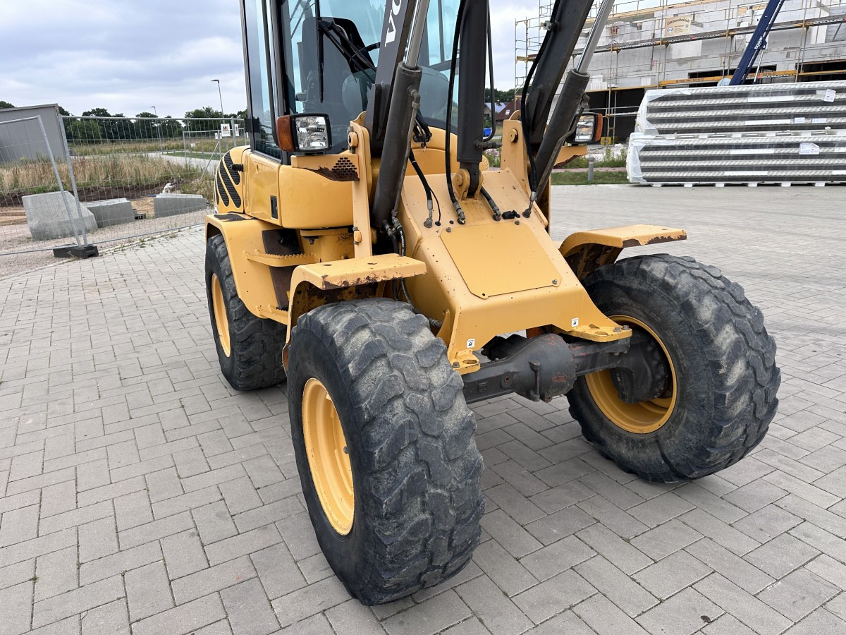 Лизинг на VOLVO L 30 B PRO 3er Kreis Klappschaufel+Palettengabel VOLVO L 30 B PRO 3er Kreis Klappschaufel+Palettengabel: снимка 38 Лизинг на VOLVO L 30 B PRO 3er Kreis Klappschaufel+Palettengabel VOLVO L 30 B PRO 3er Kreis Klappschaufel+Palettengabel: снимка 38