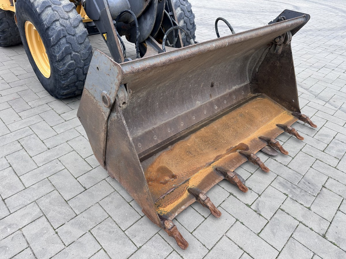 Лизинг на VOLVO L 30 B PRO 3er Kreis Klappschaufel+Palettengabel VOLVO L 30 B PRO 3er Kreis Klappschaufel+Palettengabel: снимка 27 Лизинг на VOLVO L 30 B PRO 3er Kreis Klappschaufel+Palettengabel VOLVO L 30 B PRO 3er Kreis Klappschaufel+Palettengabel: снимка 27