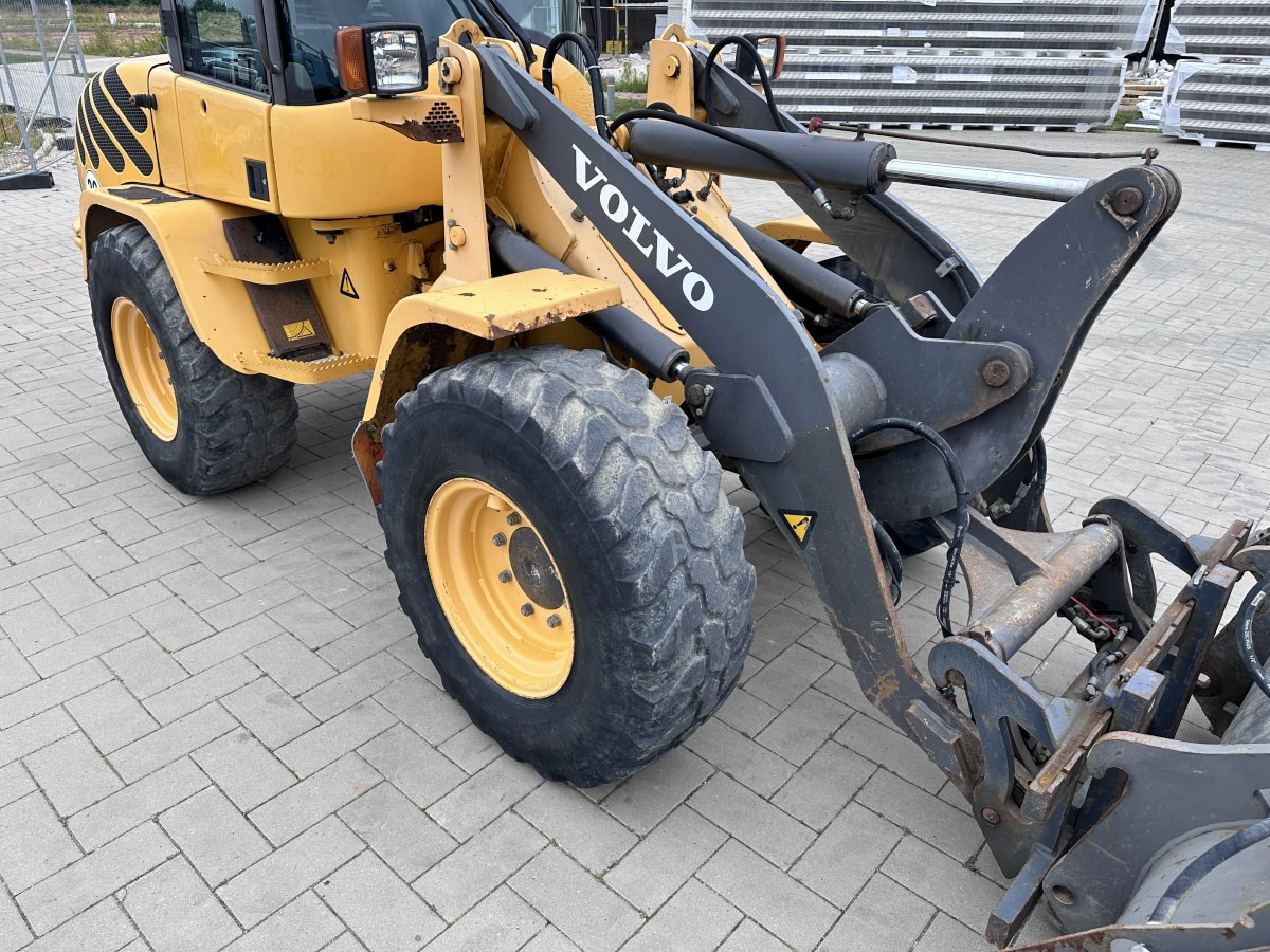 Лизинг на VOLVO L 30 B PRO 3er Kreis Klappschaufel+Palettengabel VOLVO L 30 B PRO 3er Kreis Klappschaufel+Palettengabel: снимка 28 Лизинг на VOLVO L 30 B PRO 3er Kreis Klappschaufel+Palettengabel VOLVO L 30 B PRO 3er Kreis Klappschaufel+Palettengabel: снимка 28