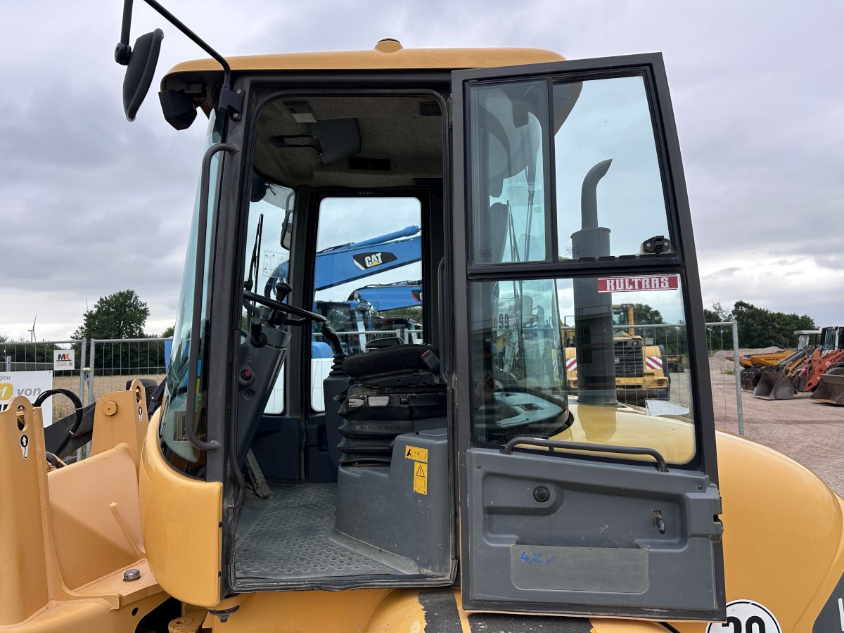 Лизинг на VOLVO L 30 B PRO 3er Kreis Klappschaufel+Palettengabel VOLVO L 30 B PRO 3er Kreis Klappschaufel+Palettengabel: снимка 7 Лизинг на VOLVO L 30 B PRO 3er Kreis Klappschaufel+Palettengabel VOLVO L 30 B PRO 3er Kreis Klappschaufel+Palettengabel: снимка 7