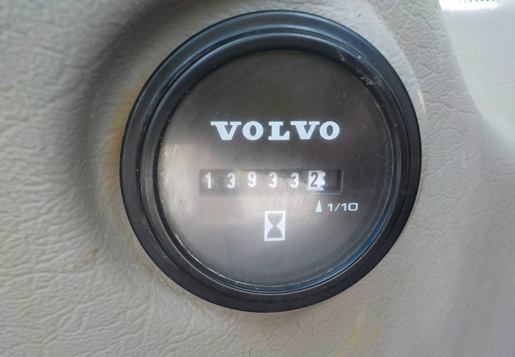 Volvo EC 220 DL Deutsche Maschine! - Верижен багер: снимка 4 Volvo EC 220 DL Deutsche Maschine! - Верижен багер: снимка 4