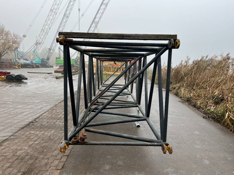 Hitachi KH 300 - Кран за камион за Строителна техника: снимка 3 Hitachi KH 300 - Кран за камион за Строителна техника: снимка 3