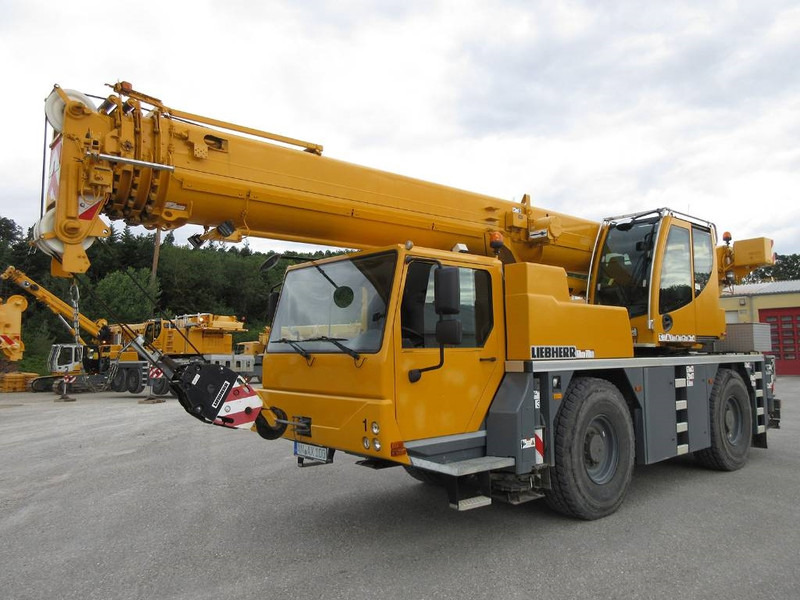 Liebherr LTM 1040-2.1 - Кран за всякакви терени: снимка 1 Liebherr LTM 1040-2.1 - Кран за всякакви терени: снимка 1