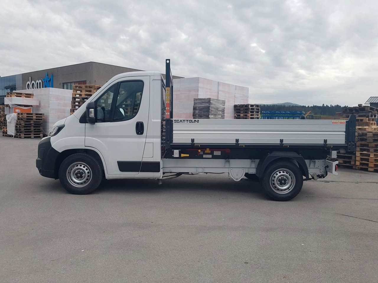 Fiat Ducato 35H L2H1 EKA 3-Seiten-Kipper 180 PS AHK - Бус самосвал: снимка 2 Fiat Ducato 35H L2H1 EKA 3-Seiten-Kipper 180 PS AHK - Бус самосвал: снимка 2