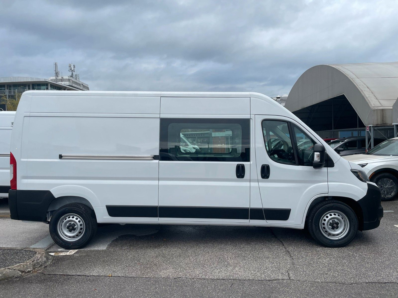 Fiat Ducato 35H L3H2 180 Teilverglast KaWa 2025 - Товарен бус: снимка 4 Fiat Ducato 35H L3H2 180 Teilverglast KaWa 2025 - Товарен бус: снимка 4