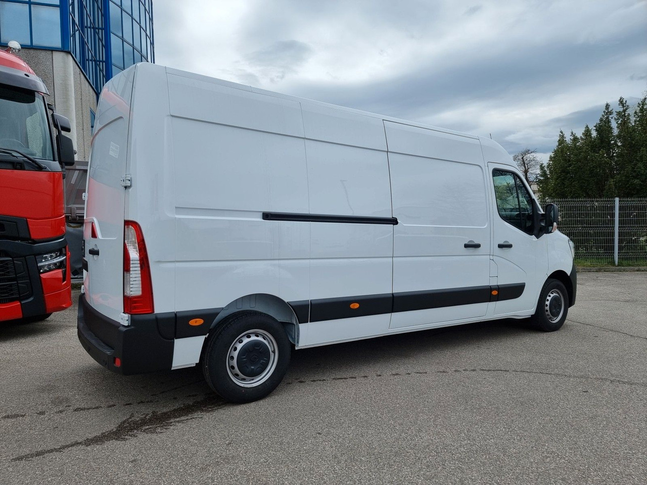 Renault Master L3H2 3,5t 150 PRO+ - Товарен бус: снимка 3 Renault Master L3H2 3,5t 150 PRO+ - Товарен бус: снимка 3