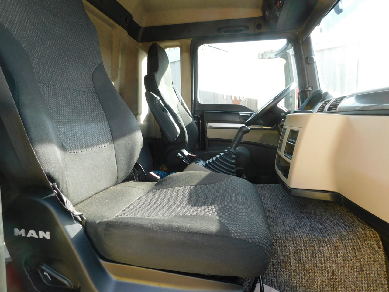 Man Tgs 41420 - Самосвал камион: снимка 5 Man Tgs 41420 - Самосвал камион: снимка 5