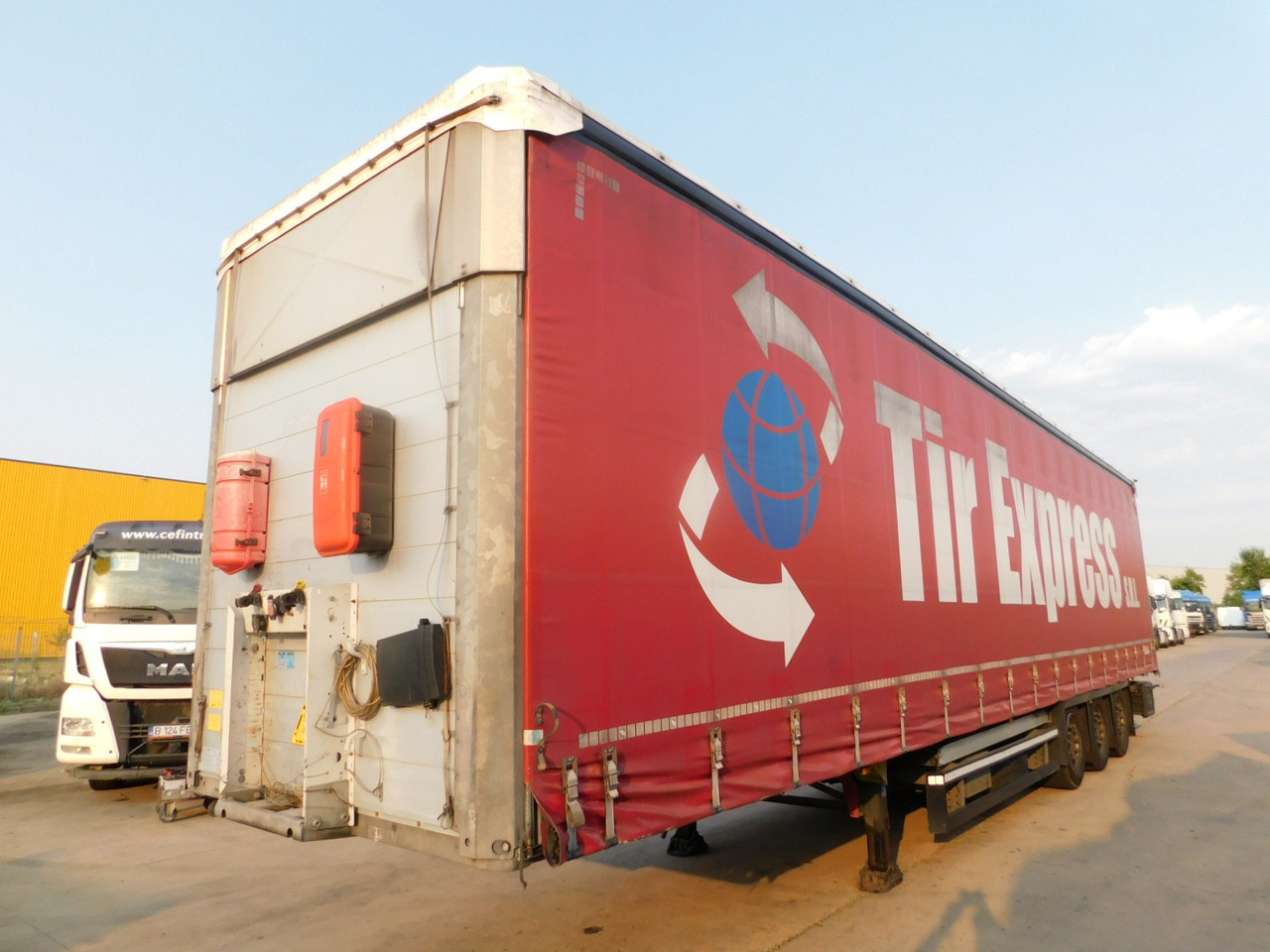 Schmitz Cargobull scbs3t - Брезентово полуремарке: снимка 1 Schmitz Cargobull scbs3t - Брезентово полуремарке: снимка 1